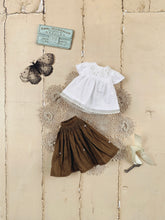 Load image into Gallery viewer, Blythe Doll Skirt and Blouse Set – Spotted Embroidery Skirt