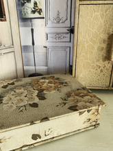 Load image into Gallery viewer, Vintage French Boudoir Box