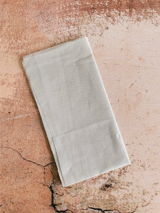 Dove Grey Organdie Fat Quarter -approx