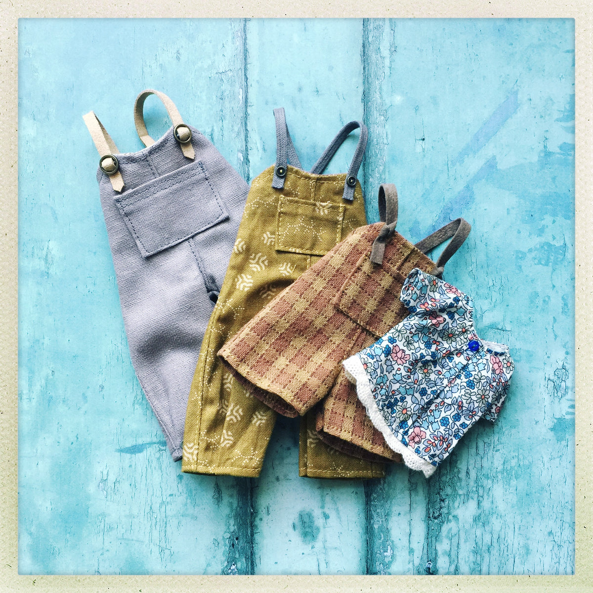 Moshi Moshi Sewing Class 4 - Dungarees